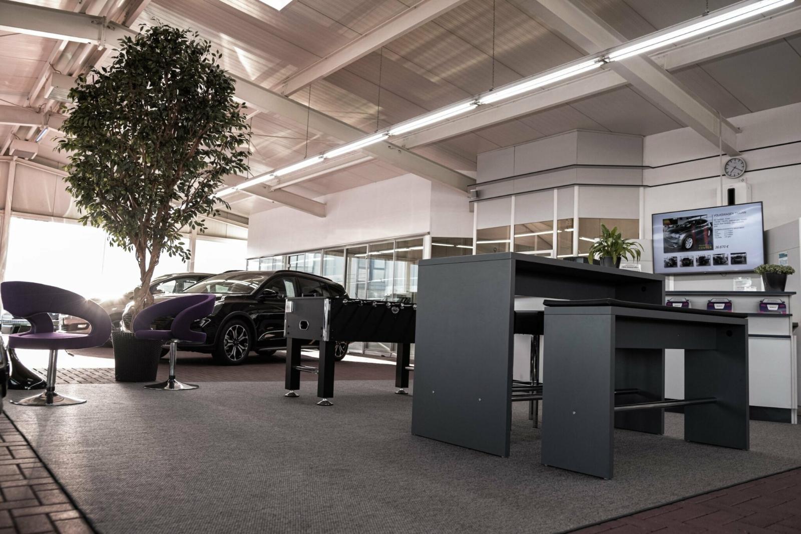 showroom-image-top