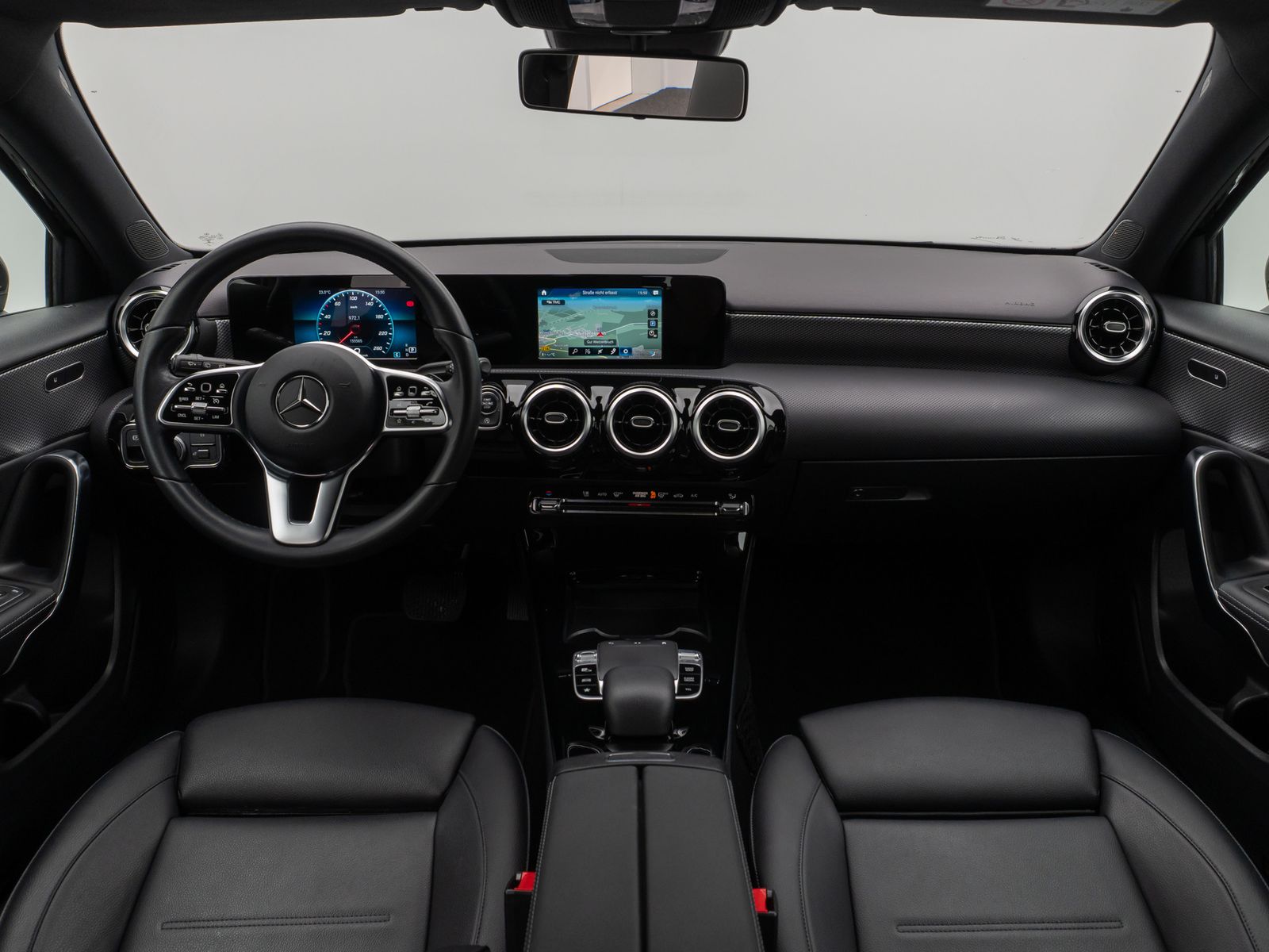 Fahrzeugabbildung Mercedes-Benz A 200 Navi PDC LED Sitzhzg Tempomat Sport 8fach
