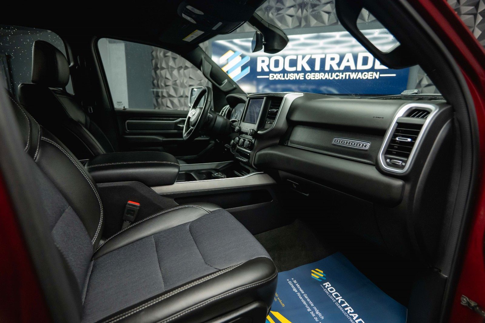 Fahrzeugabbildung Dodge RAM 5.7 V8 HEMI 4x4 OFFROAD Night-Paket *LED*19%