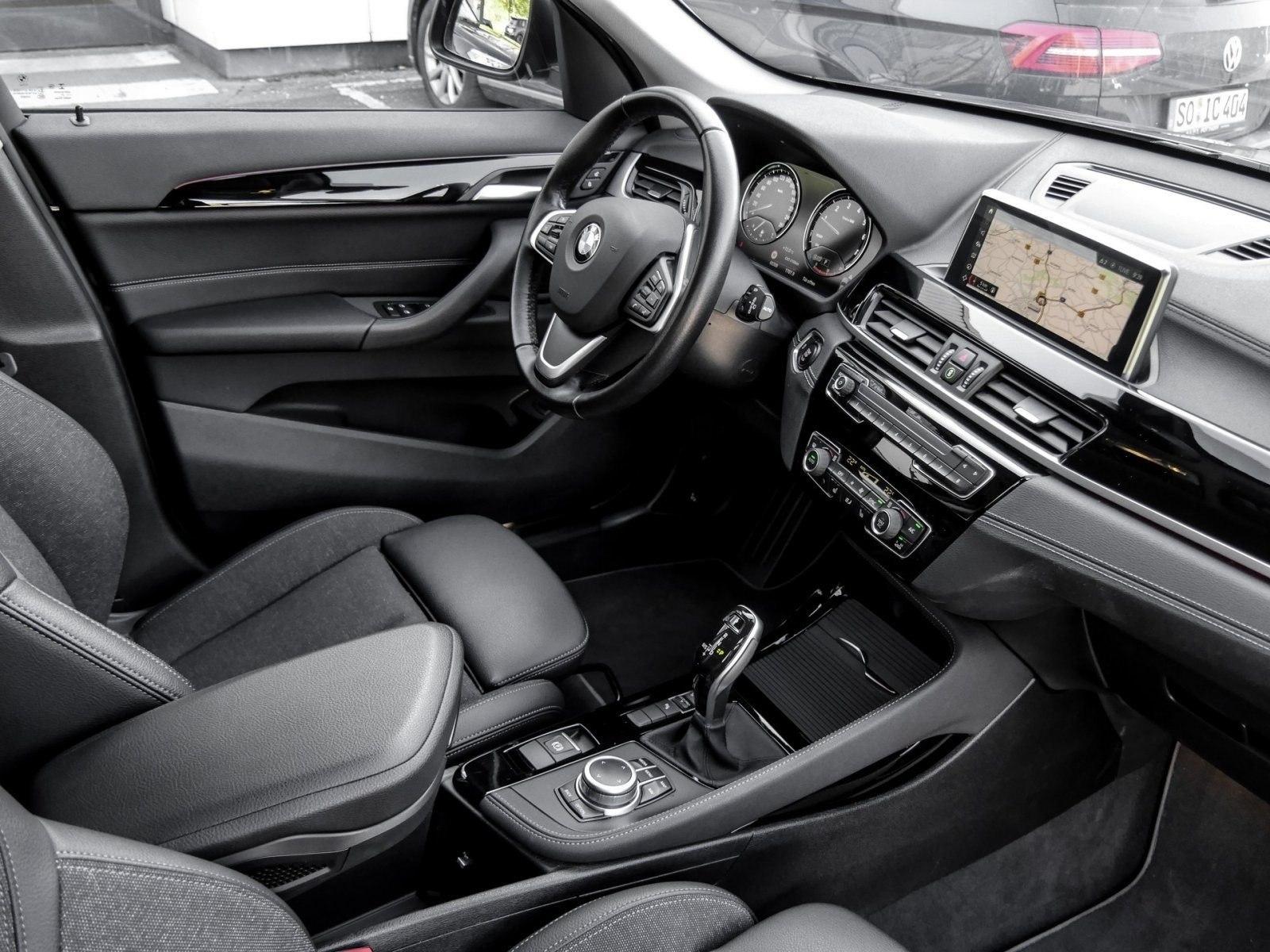 BMW X1 sDrive18i SPORT LINE+AHK+LED+NAVI+SHZ