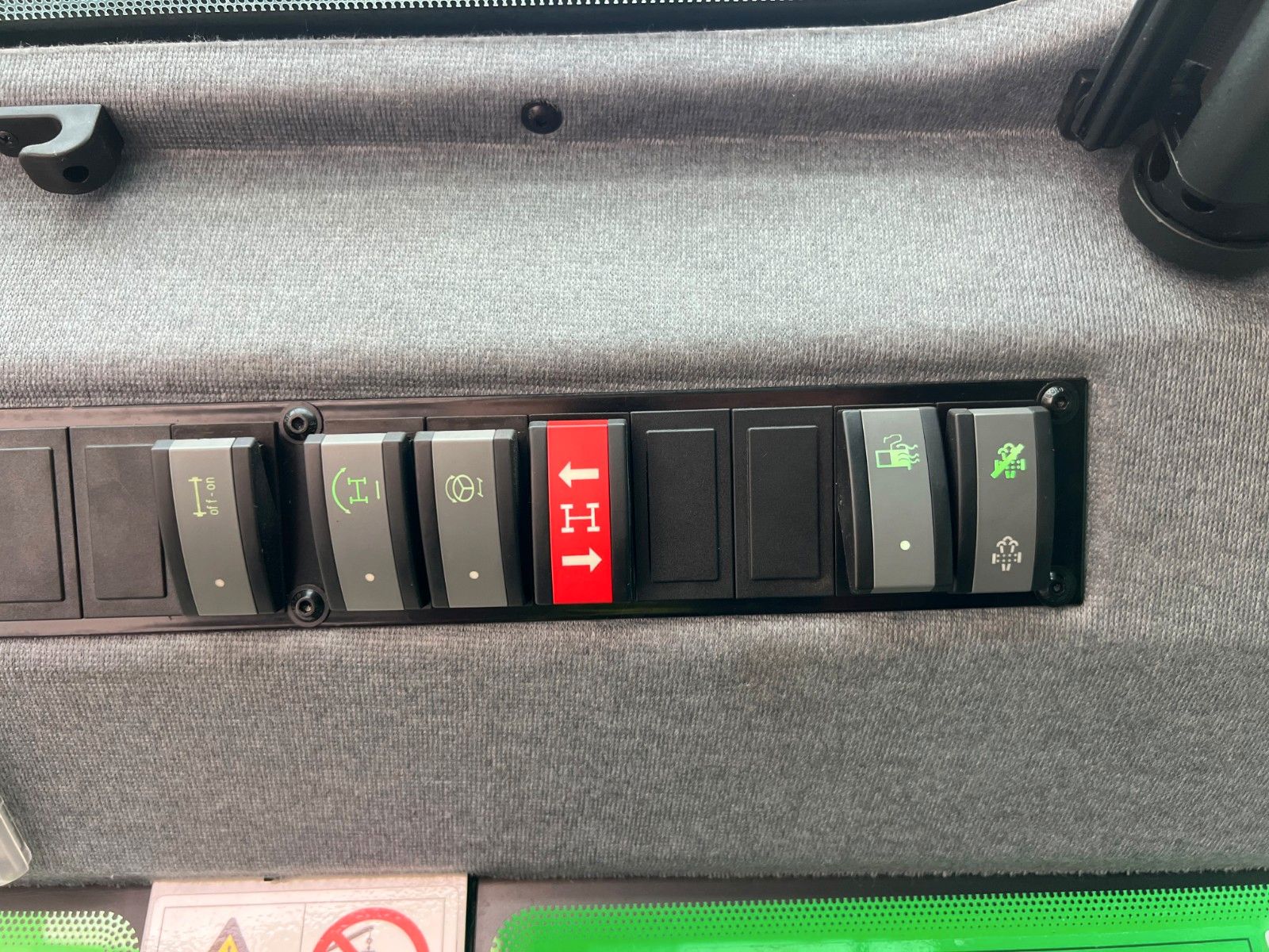 Fahrzeugabbildung Sennebogen 718 / inkl. Vosch Fällzange / nur 1.965h!