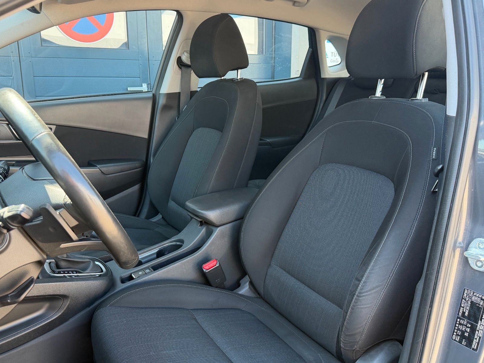 Fahrzeugabbildung Hyundai Hyundai KONA 1.6 GDi Hybrid Trend *Navi*LED*RFK*
