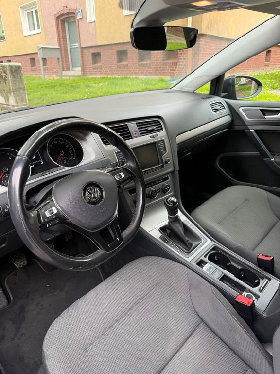 Image of Volkswagen Golf