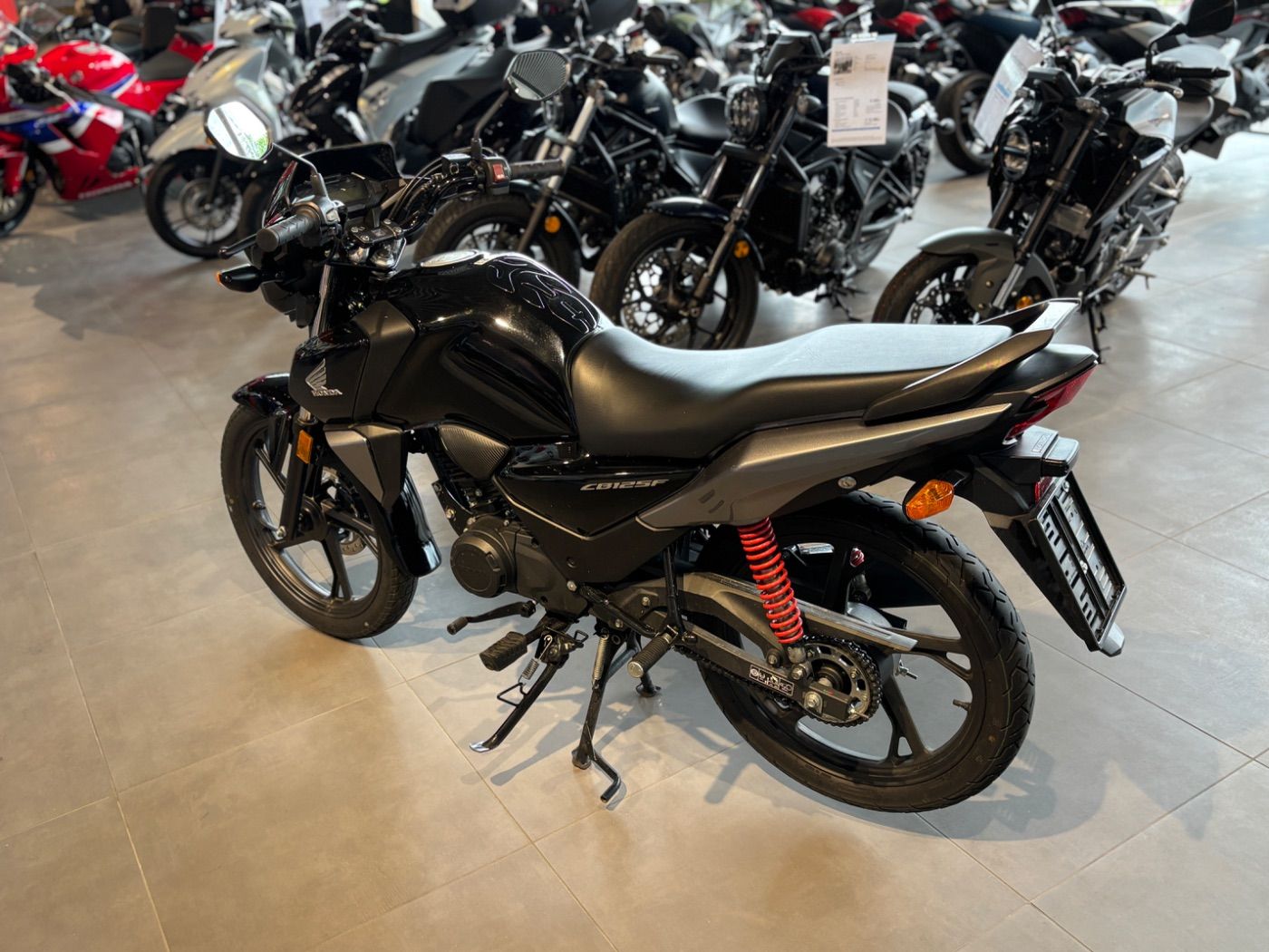 Fahrzeugabbildung Honda CBF 125