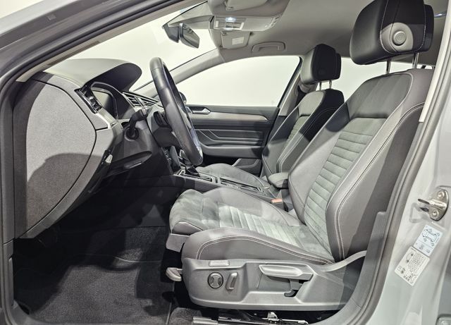 Volkswagen Passat 4Motion Sport Led Navi Leder AHK Kamera foto 13
