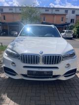 BMW X5 M50d*Xdrive* KeylesGo*StHeizung*UHD*Panorama - BMW X5 M50 in Hannover