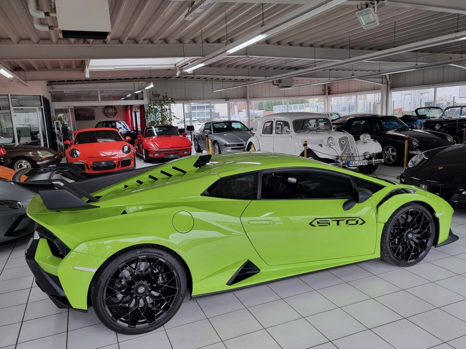 Fahrzeugabbildung Lamborghini Huracán STO/1.Hd/BRD/Lift/Temp/Kamera