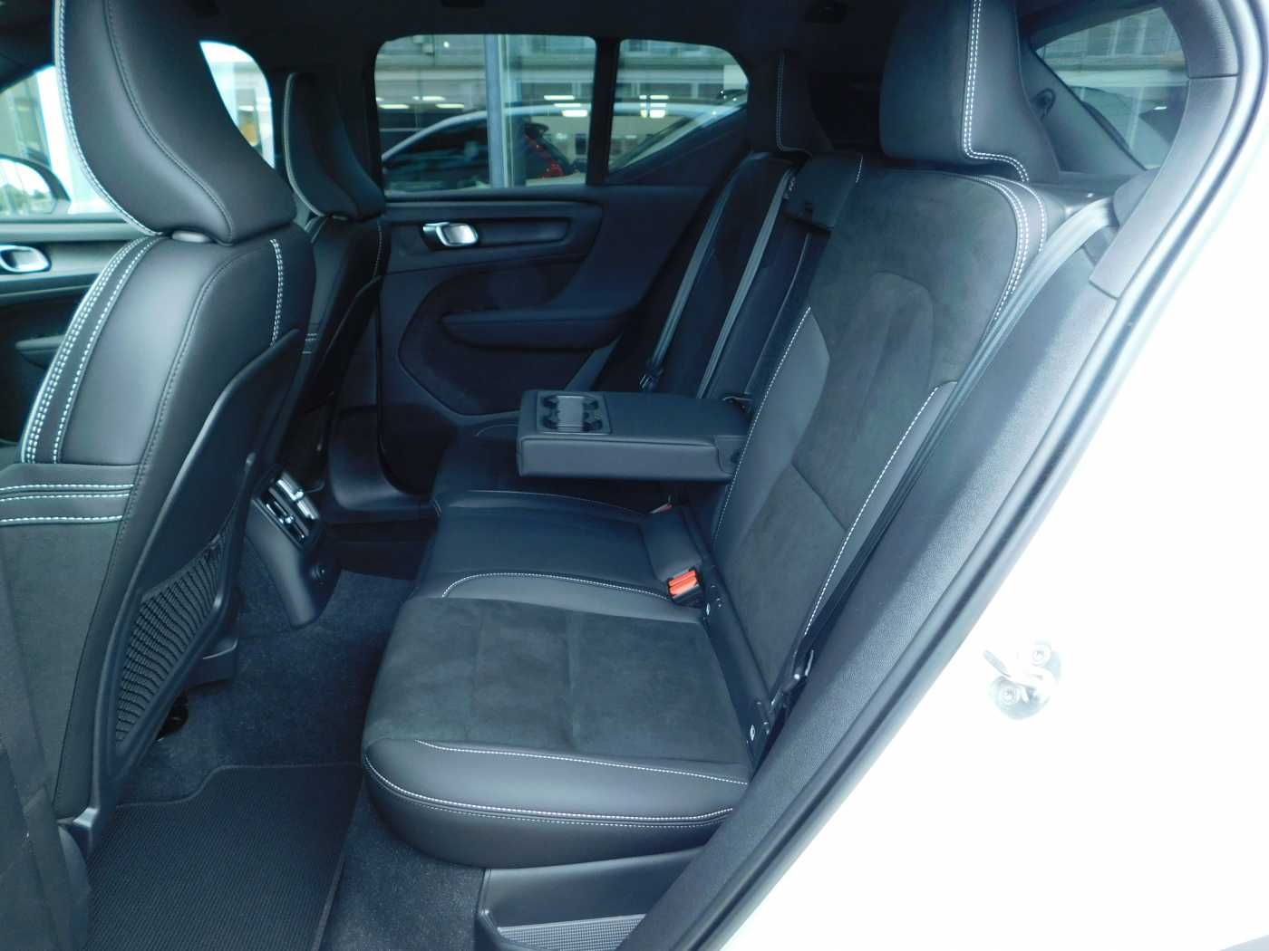 Fahrzeugabbildung Volvo XC40 T4 Recharge Plus Dark