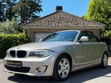 BMW 118i Cabrio*AUTOMATIK*LEDER*SHZ*PDC - BMW 1er Reihe mit Benzin-Antrieb: Cabrio