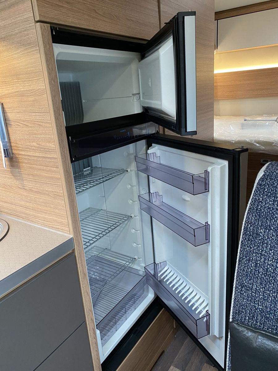 Fahrzeugabbildung Weinsberg CaraHome 650 DG Lithium, Markise, DuoC, Navi uvm
