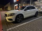 Mercedes-Benz GLA 200 AMG-Line Night-Paket Sport Ambiente Com - Mercedes-Benz GLA 200 in Krefeld