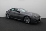 Alfa Romeo Giulia 2.2 Super - Alfa Romeo Giulia: Super