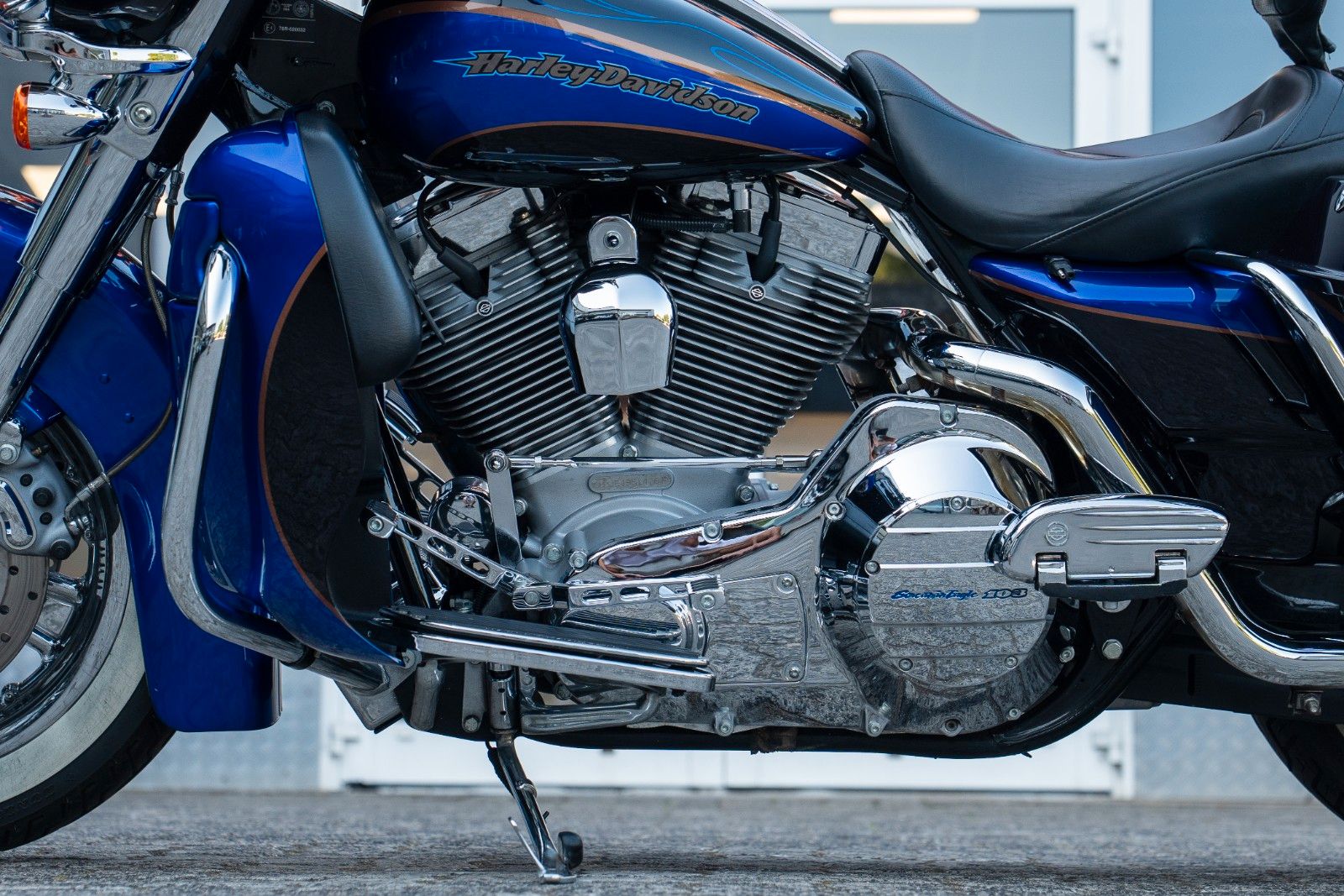 Fahrzeugabbildung Harley-Davidson FLHTCSE CVO Screamin Eagle E-Glide - Twin Cam