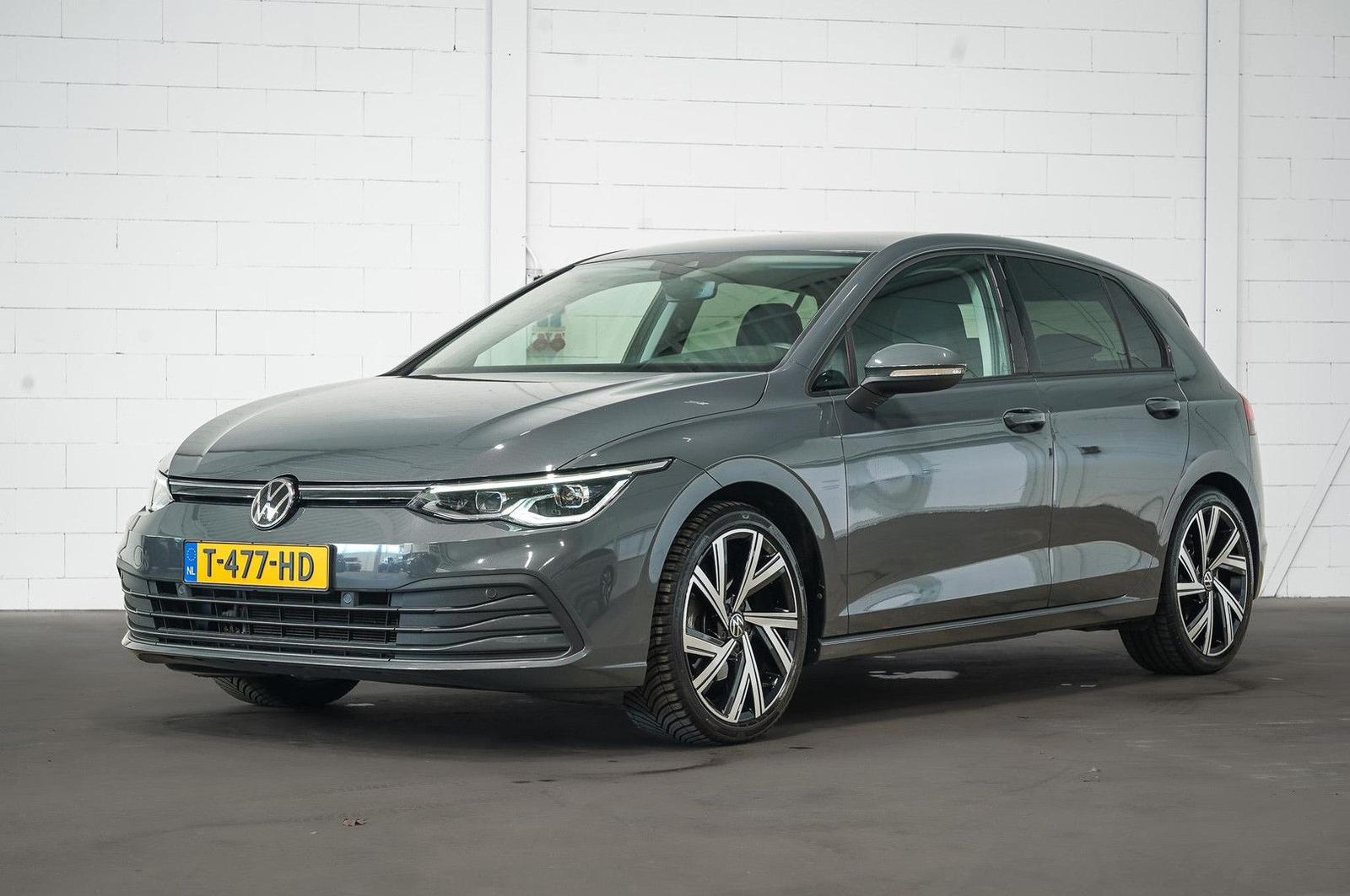 Volkswagen Golf 1.0 eTSI Life | Memory | Keyless | Stoelver