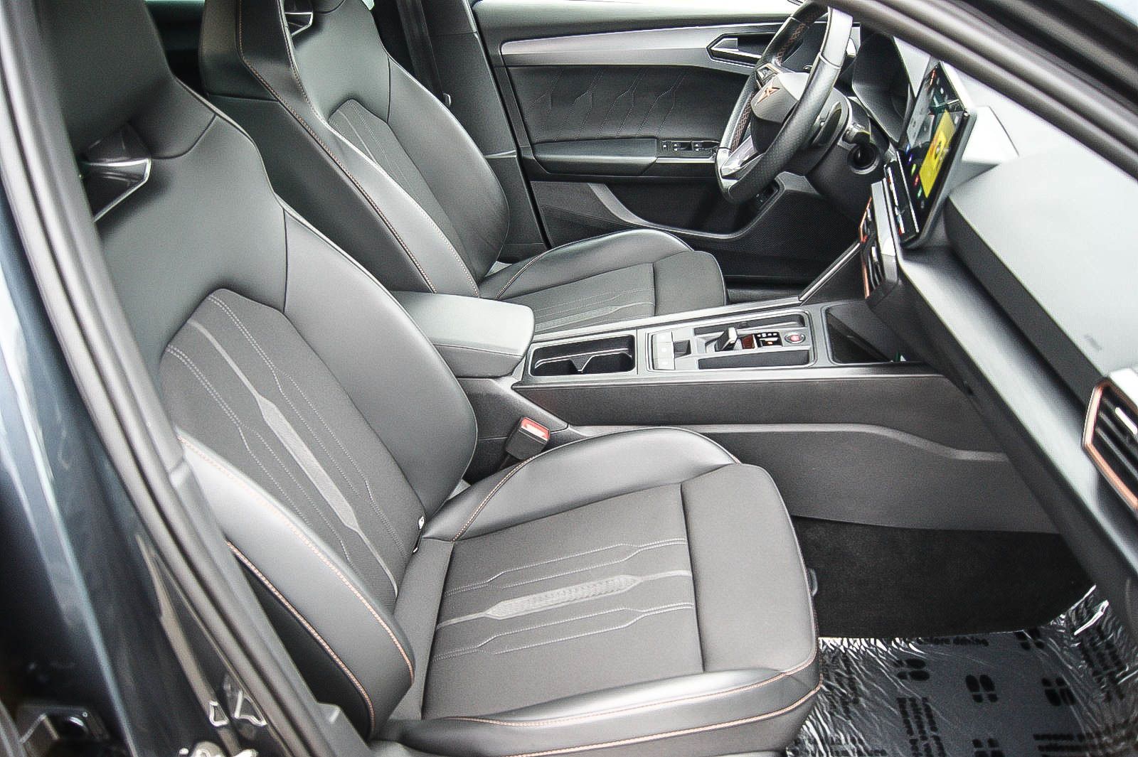 Fahrzeugabbildung CUPRA Leon Sportstourer e-HYBRID VIRTUAL ACC XL 1HAND