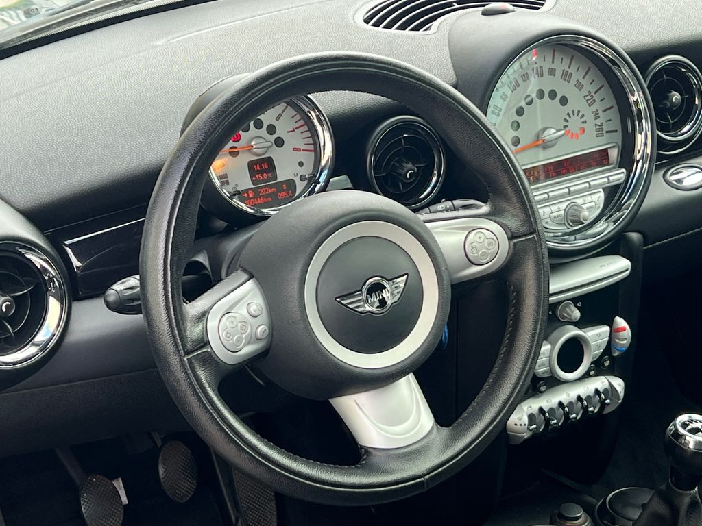 Mini Cooper Mini Cooper 1.6l 88KW PANO LEDER SITZH TEMPOMAT