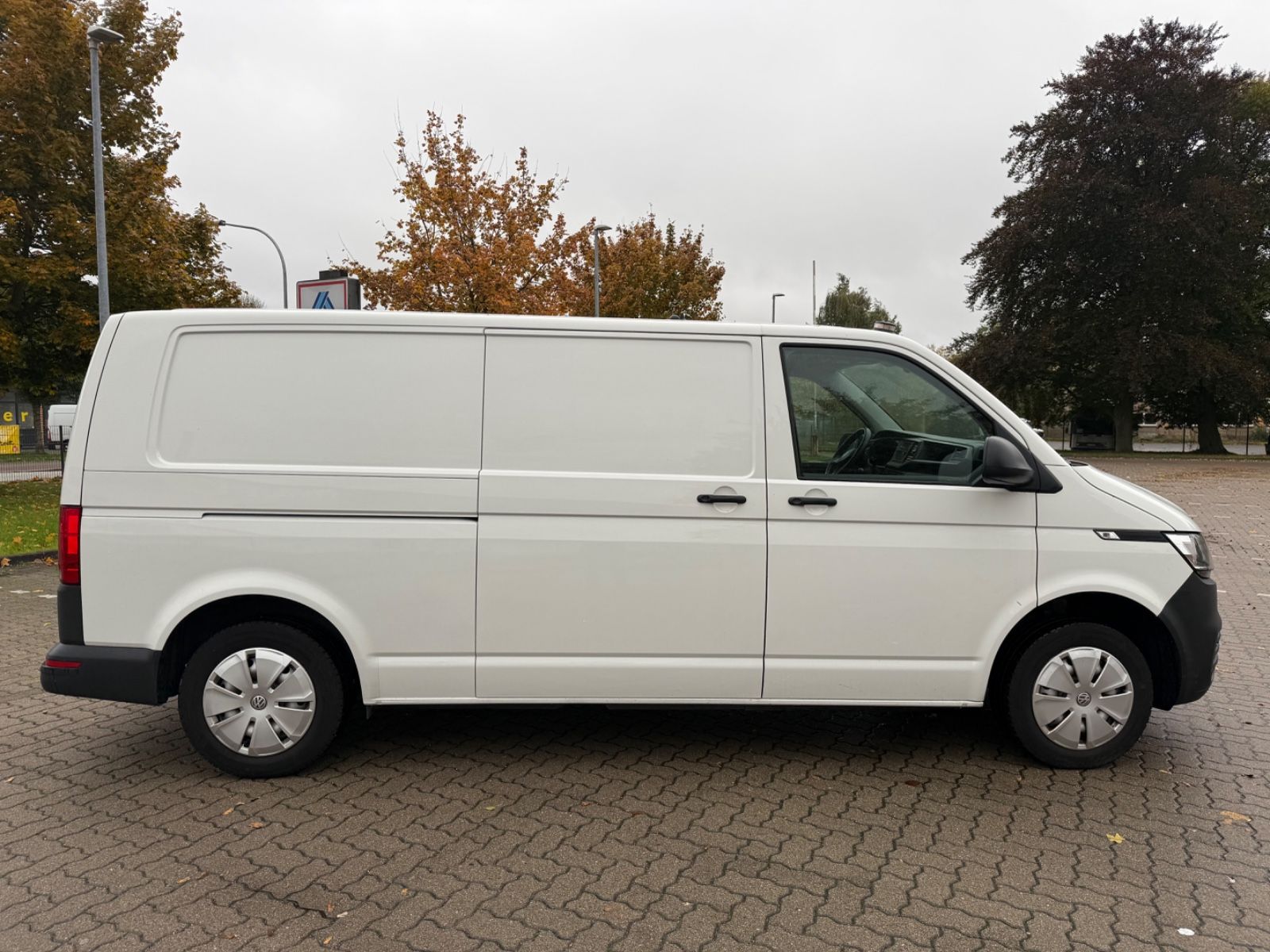 Volkswagen T6 Transporter 2,0 TDI Lang PDC 8x Bereift Regal imagem 3