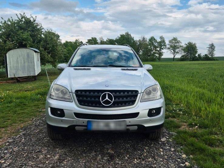 Mercedes-Benz ML280 2006 — interior