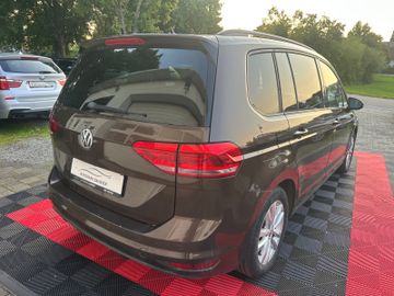 Volkswagen Touran - 10