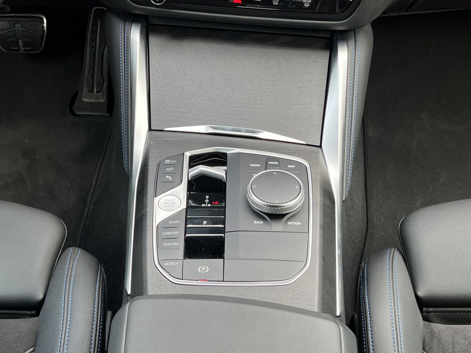 Fahrzeugabbildung BMW 420 d xDrive M Sport*Shadow*HUD*ACC*