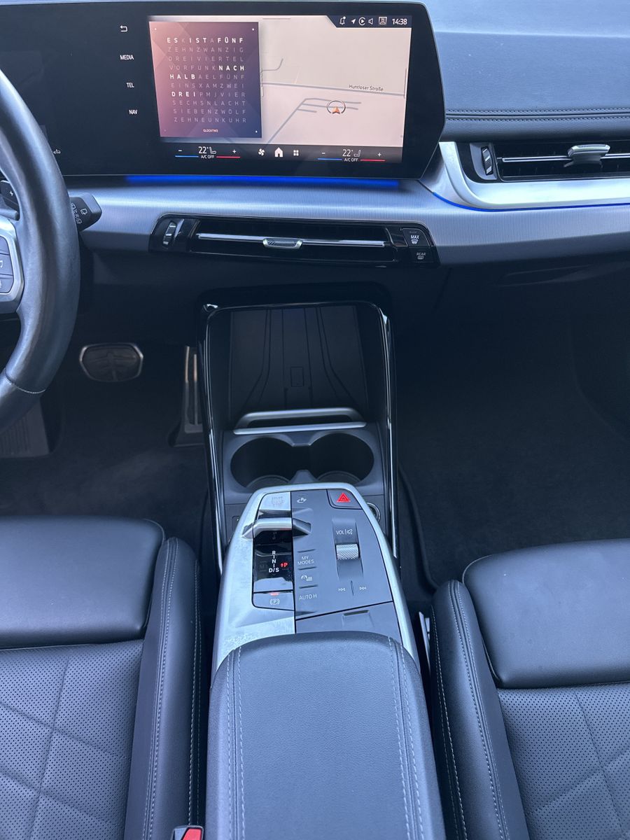Fahrzeugabbildung BMW 223i Active Tourer M-Sport NAV+LED+ACC+360°+PANO