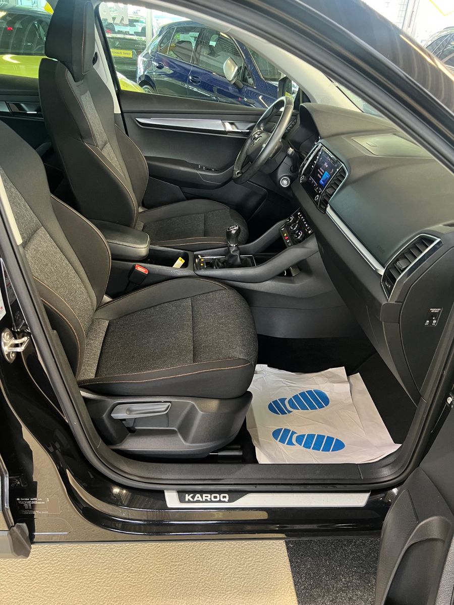 Fahrzeugabbildung SKODA Karoq Clever *4x SITZHEIZUNG*BEHEIZBARES LENKRAD