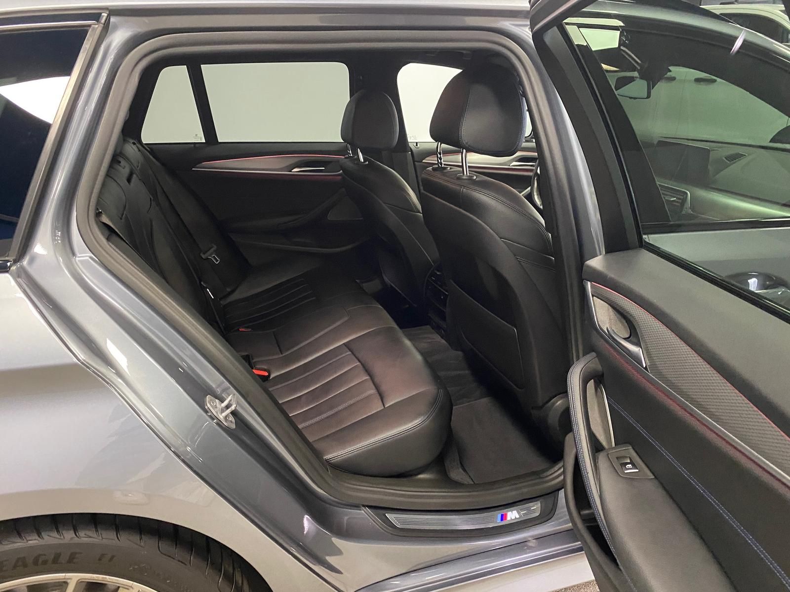 Fahrzeugabbildung BMW 530 3.0 24V 530 d xDrive M-Paket+Sport+LEDER+PDC