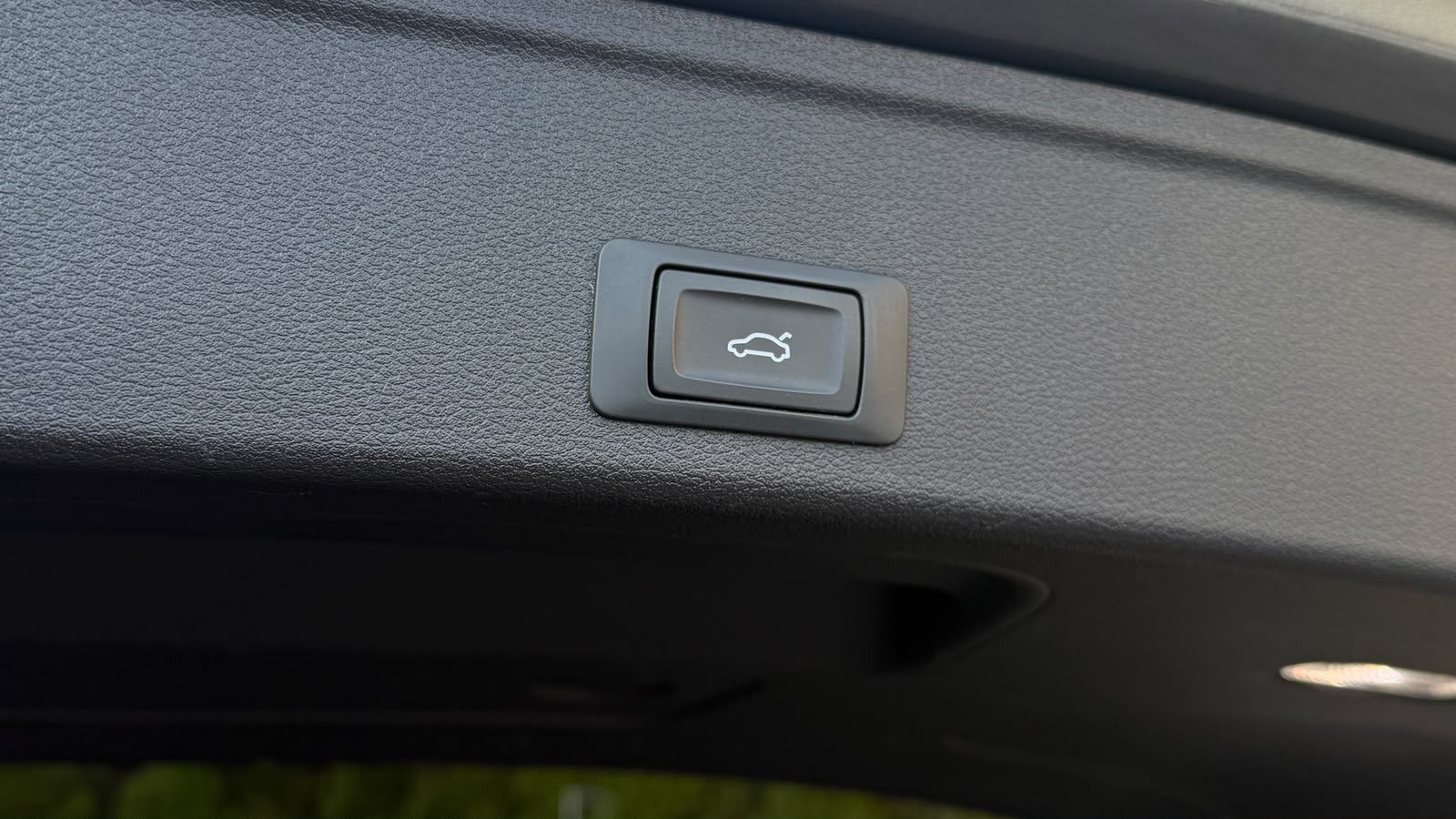 Fahrzeugabbildung Audi A4 40 TFSI 3x S-Line LED+VIRTUAL+MMI+SHZ+PDC+DSP