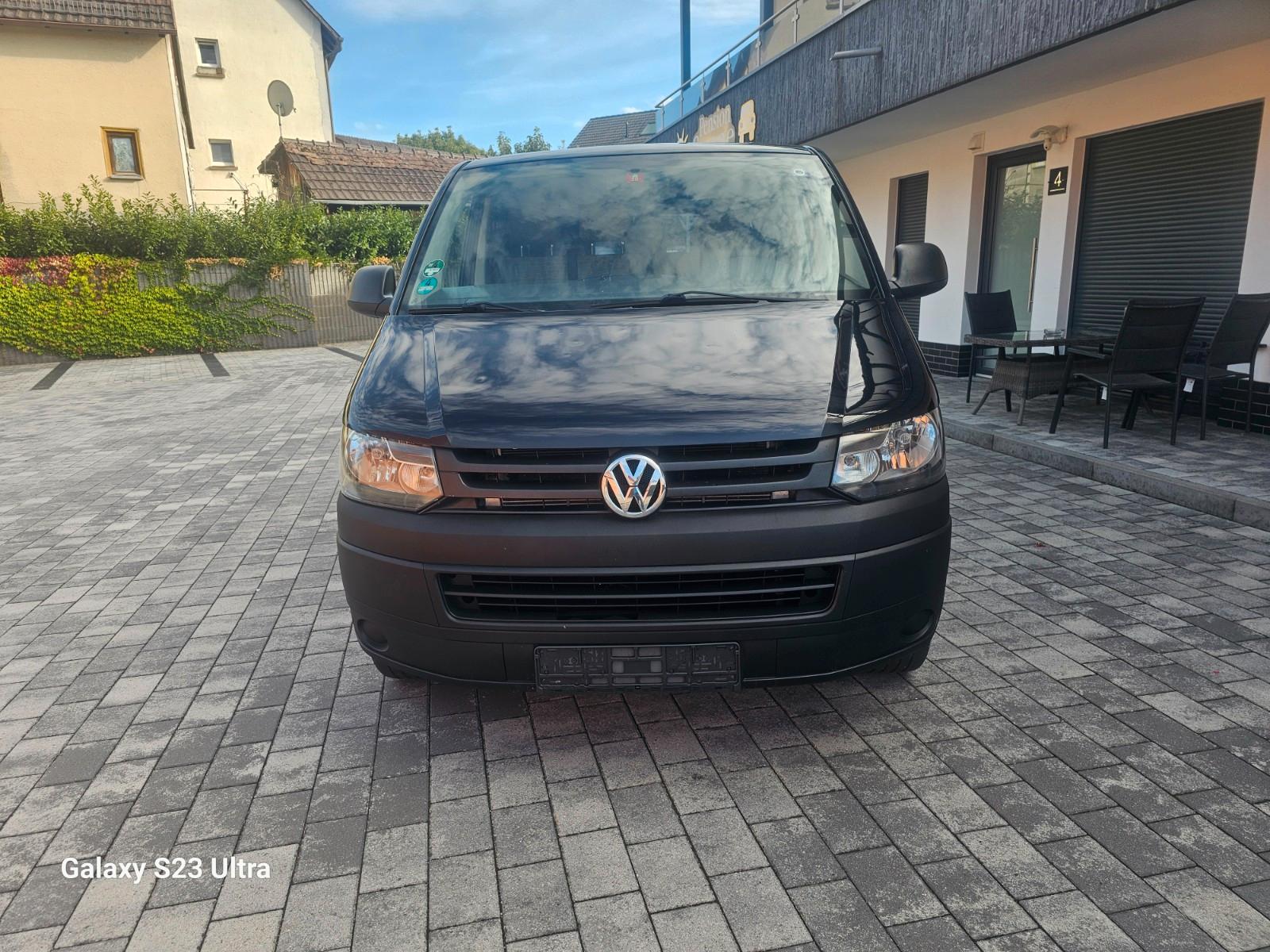 Volkswagen T5 Transporter Kasten/Kombi lang 9 Sitzer**