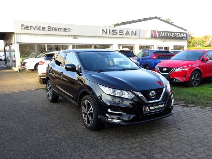 Fahrzeugabbildung Nissan Qashqai 1,3 DIG-T N-Connecta Winterpaket