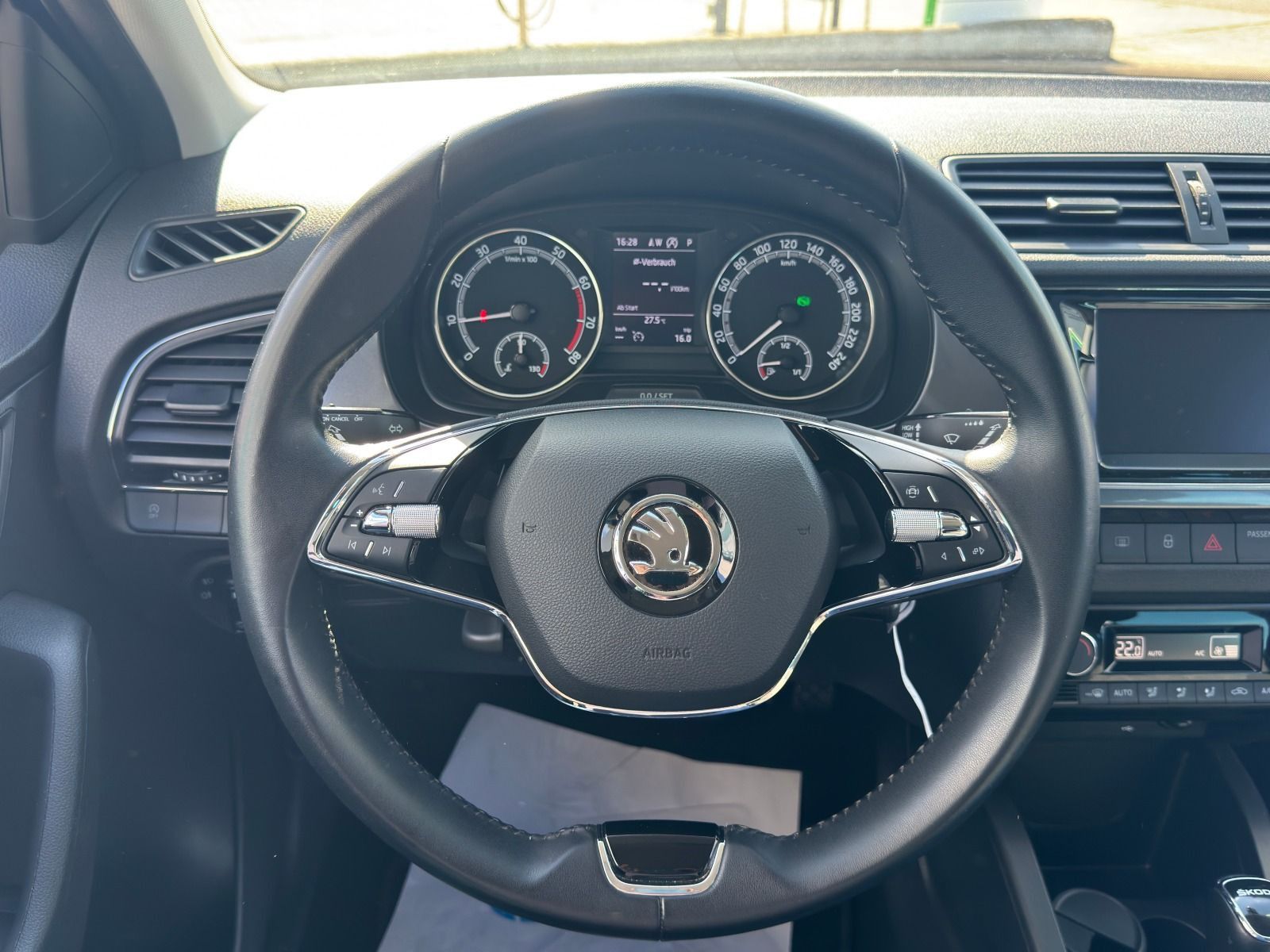 Fahrzeugabbildung SKODA Fabia Combi Best of 95PS DSG*AHK*LED*NAVI