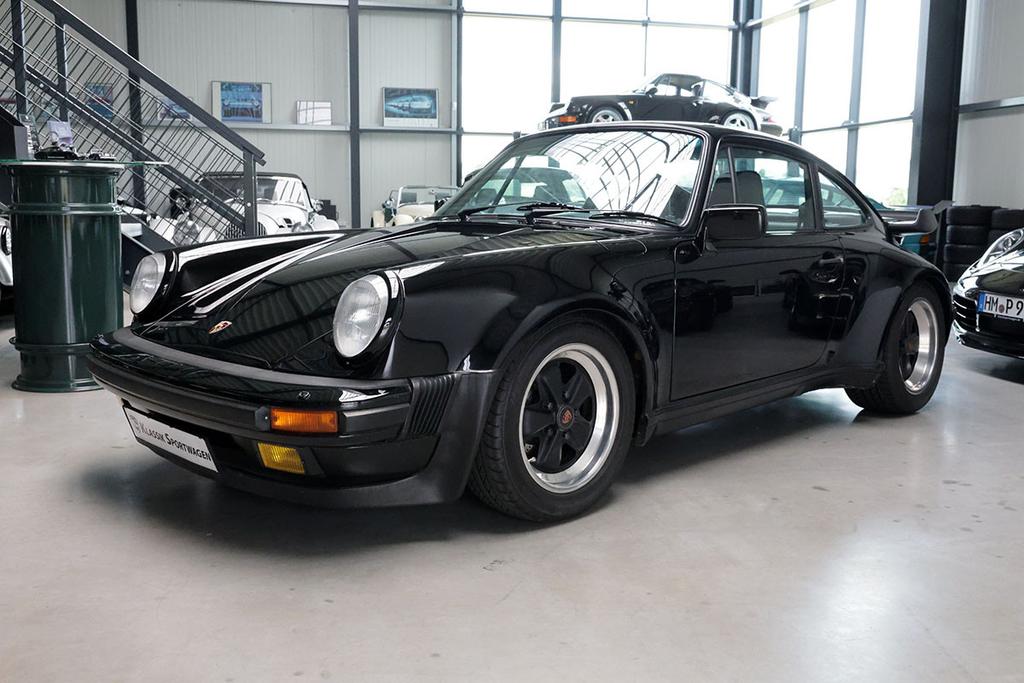 Porsche 930