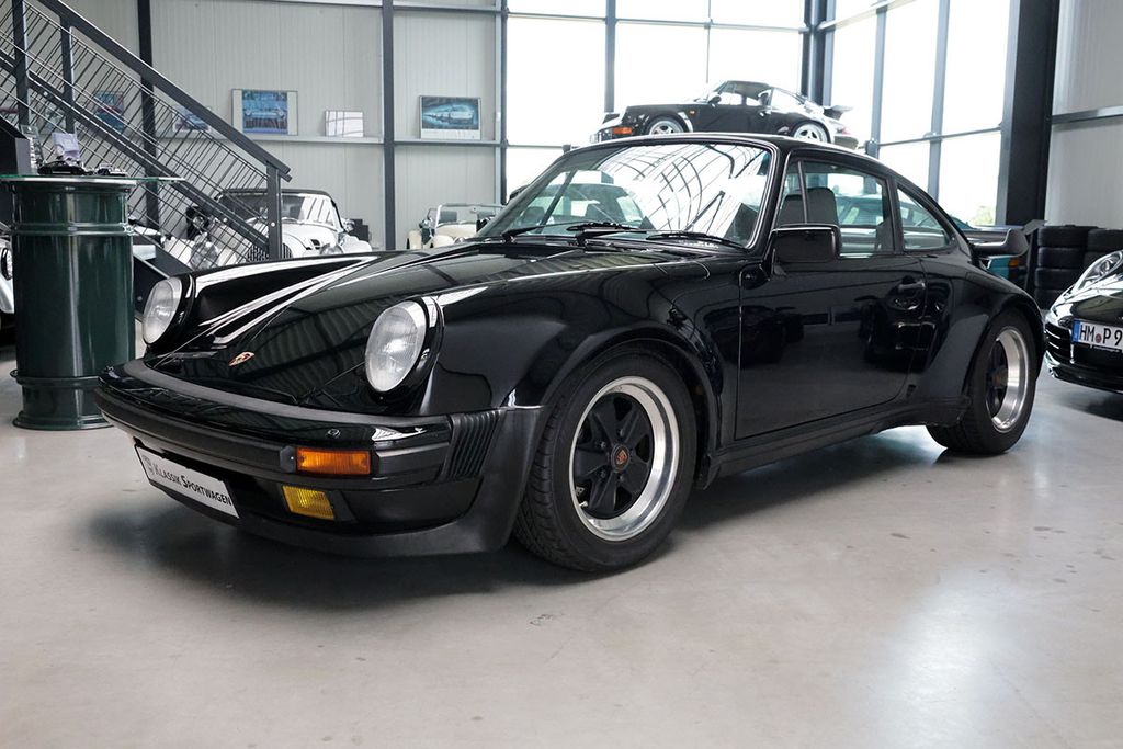 Porsche 930