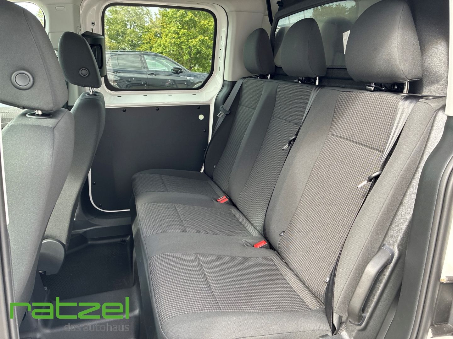Fahrzeugabbildung Volkswagen Caddy Flexible KR AHK+LED+APP-Connect+CarPlay