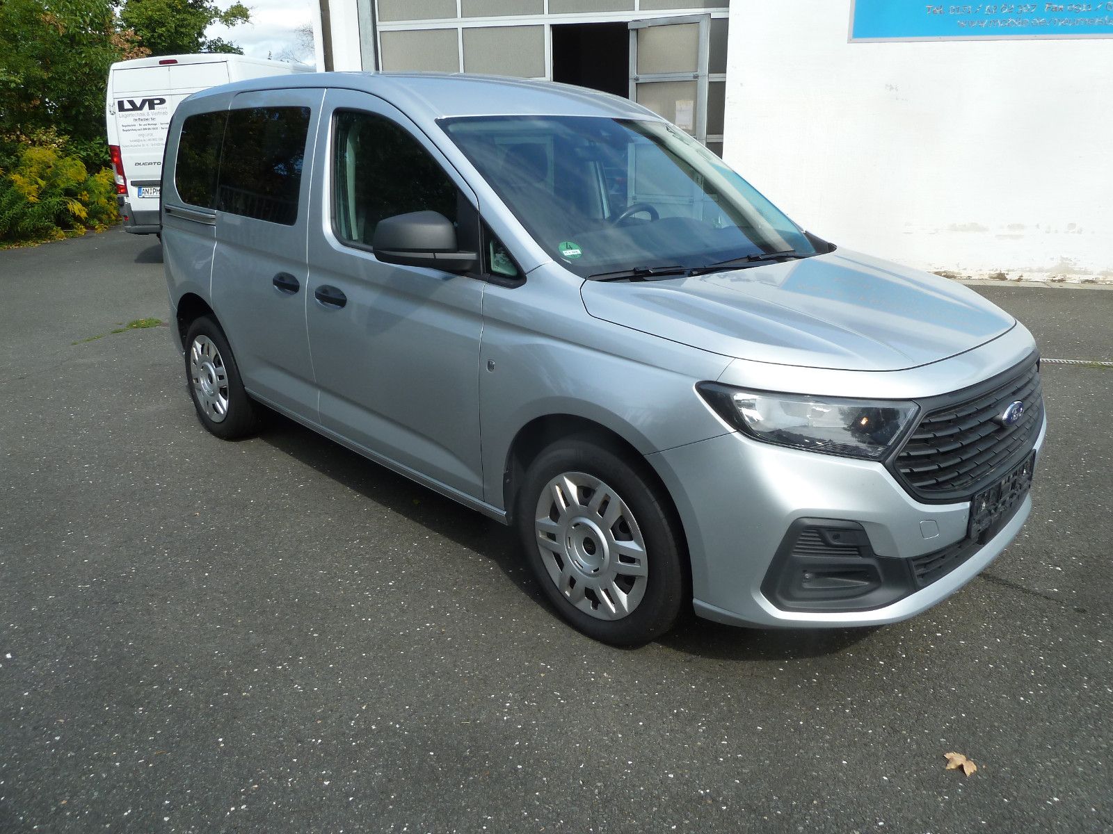 Ford Tourneo Connect 2.0 EcoBlue 90kW Trend DSG imagem 3