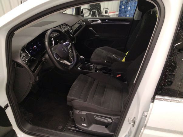 Touran 2.0 TDI DSG HIGHLINE LED+PANO+AHK+ACC+DCP