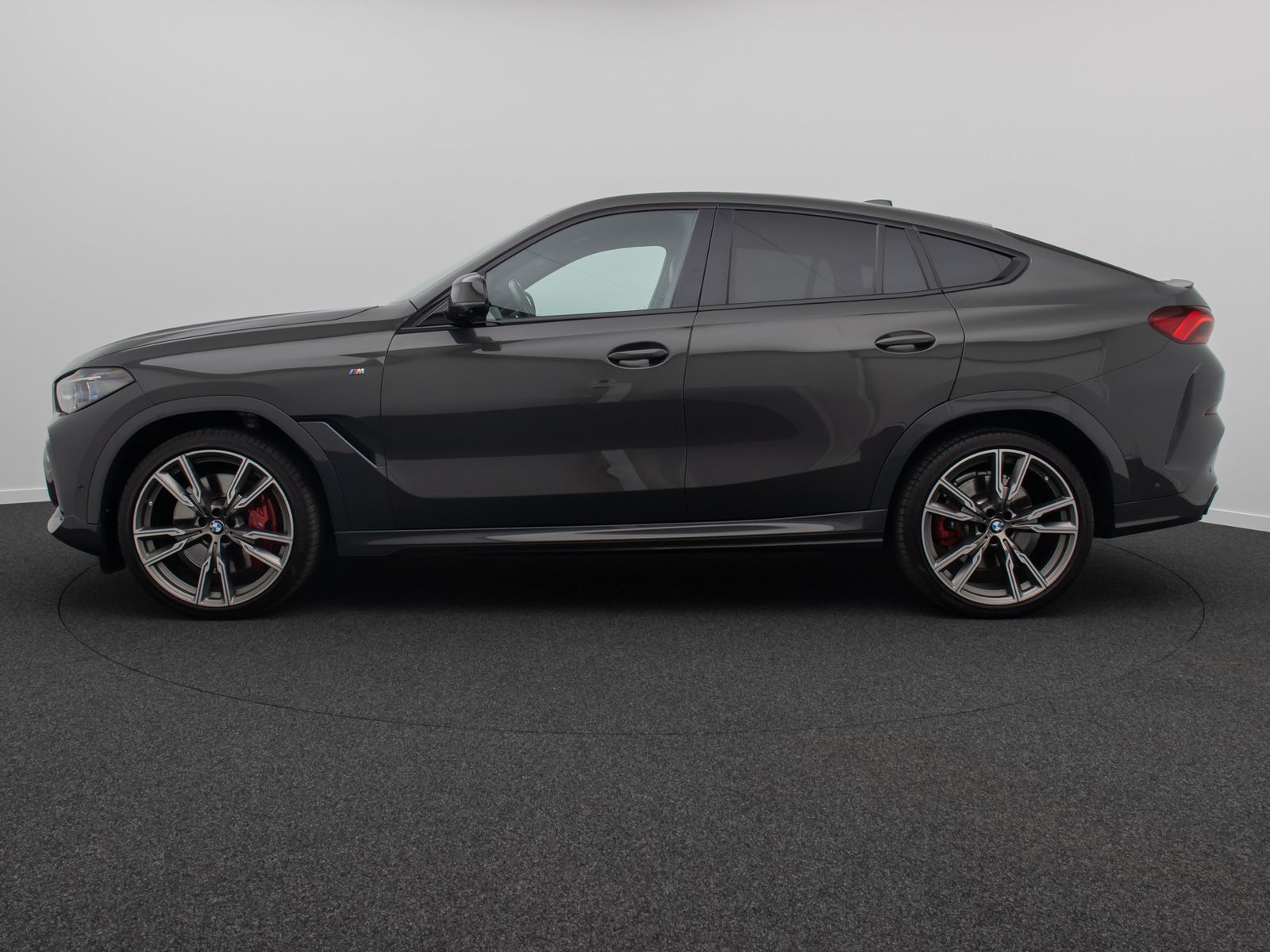 Fahrzeugabbildung BMW X6 M50i 360° B&W SkyLounge Individual Mega-Voll