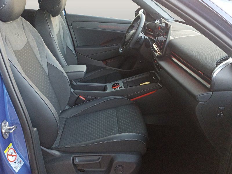 Fahrzeugabbildung Volkswagen T-Roc NEU 1.5 eTSI R-Line Black Style  NAVI+IQ-L