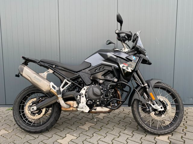 BMW F 900 GS Triple Black