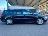 Volvo V70 Kombi Momentum*LEDER*XENON*AHK*KLIMATRONIK ! - gebrauchte Volvo V70 aus dem Jahr 2007