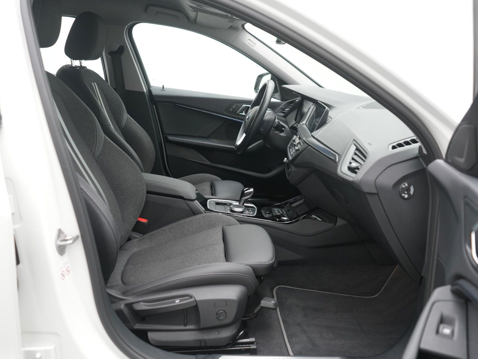 BMW 120 i Sport Line CARPLAY+LIVEPROF+TLEDER+KEYLESS foto 15