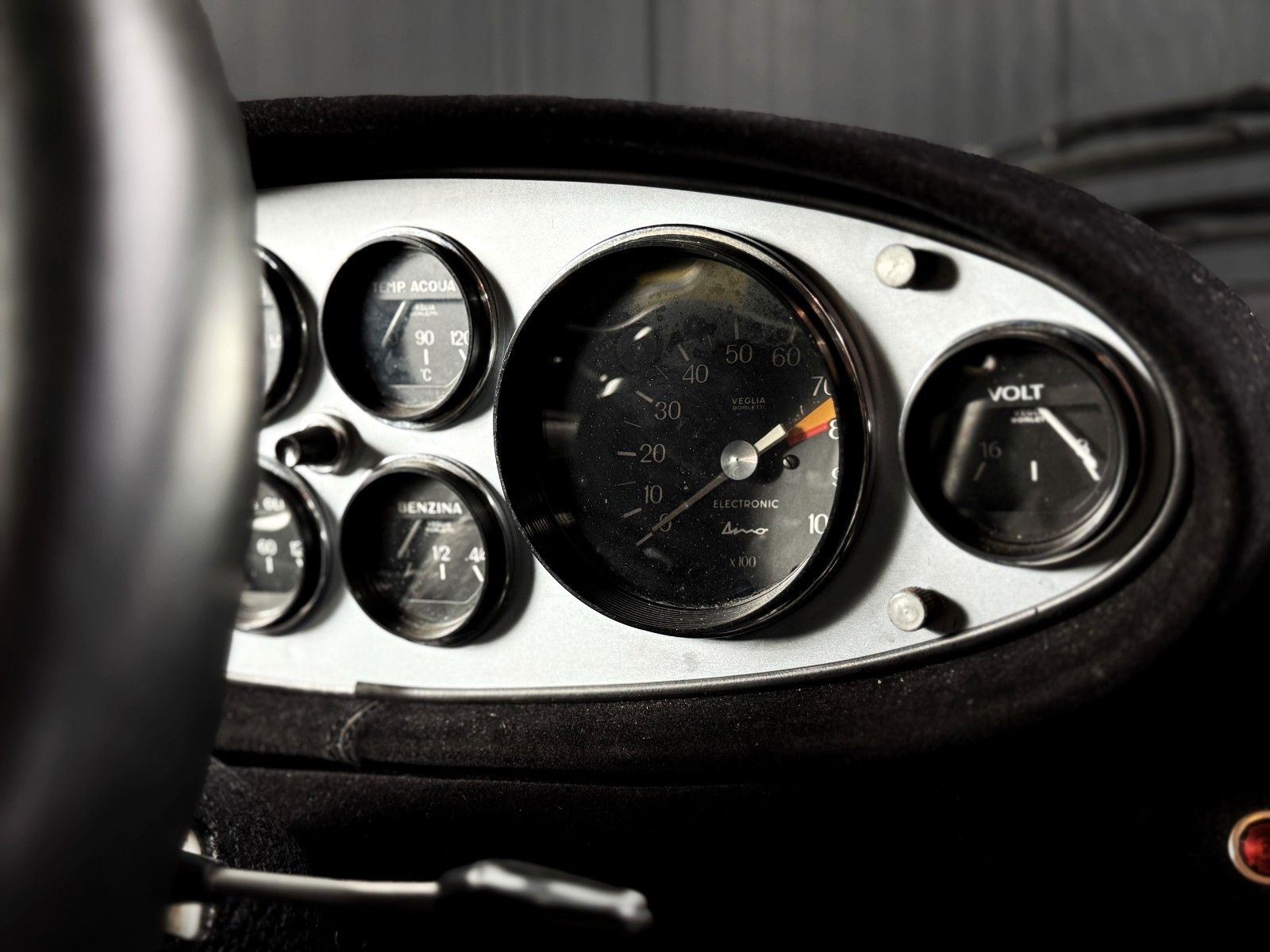Fahrzeugabbildung Ferrari Dino 246 GT + Giallo Fly + Vollrest. + Zustand 1