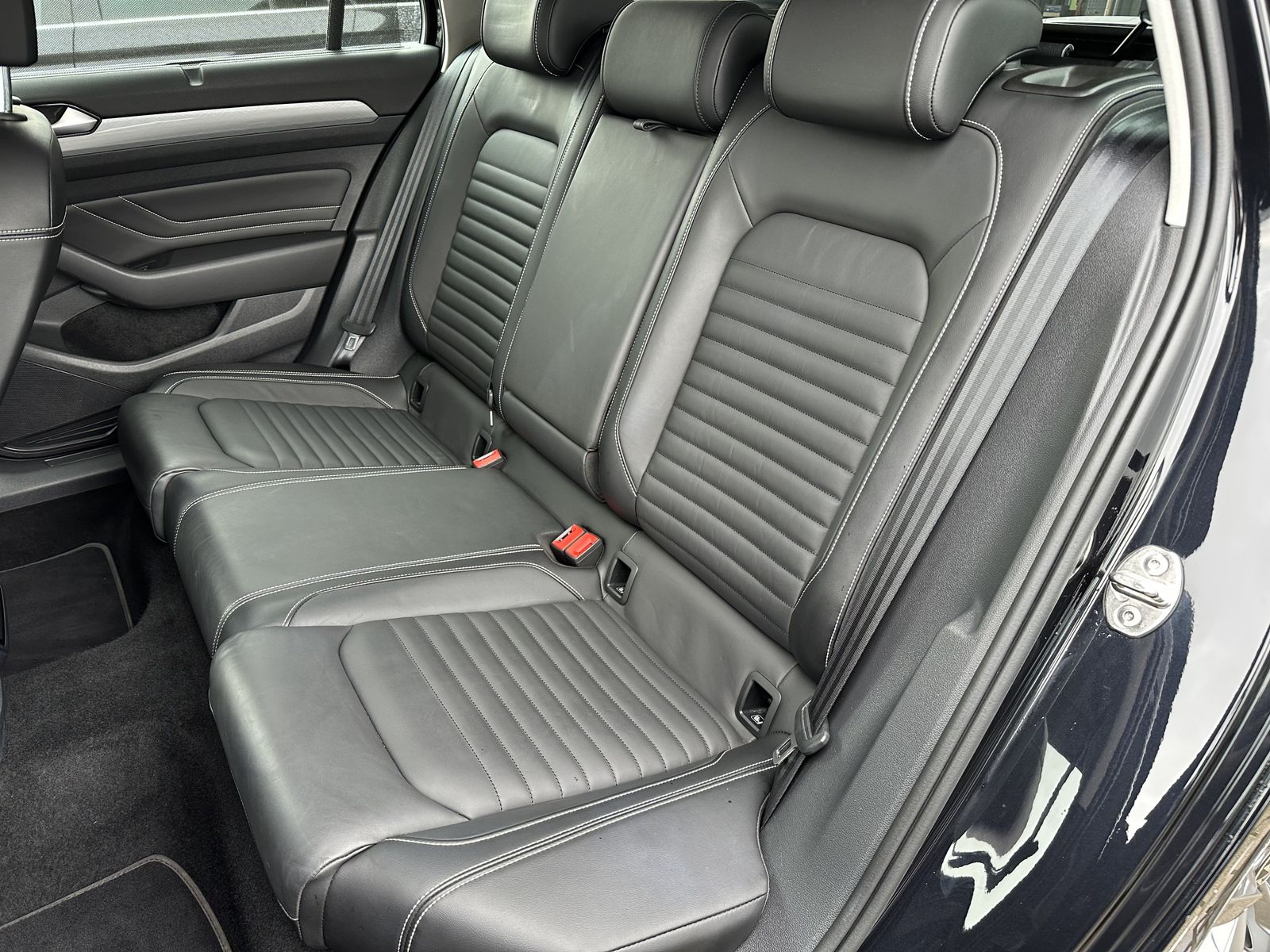 Fahrzeugabbildung Volkswagen Passat Variant 1.4 TSI DSG GTE NAV+LED+ACC+LEDER