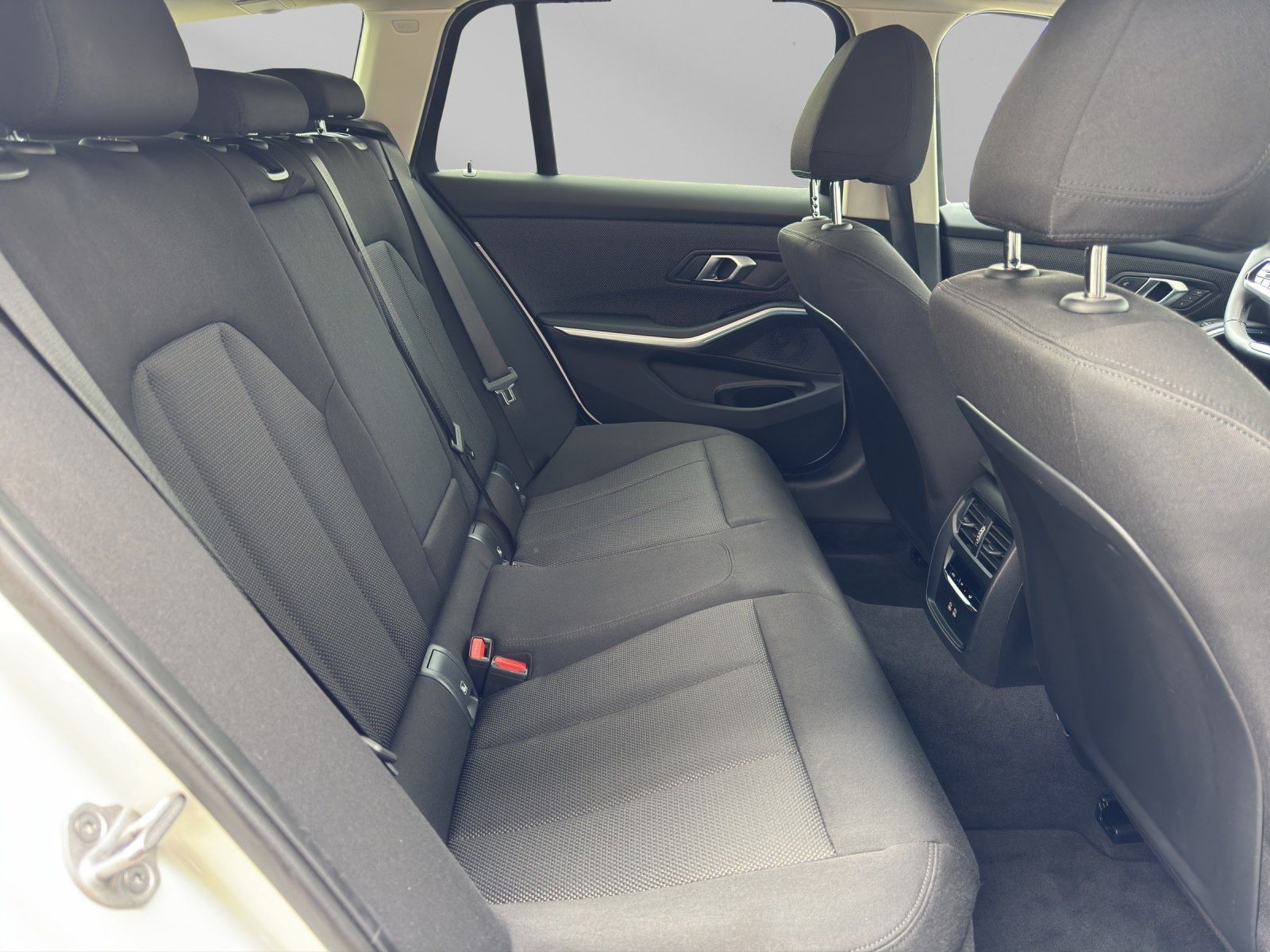 BMW 330 - Bild 13