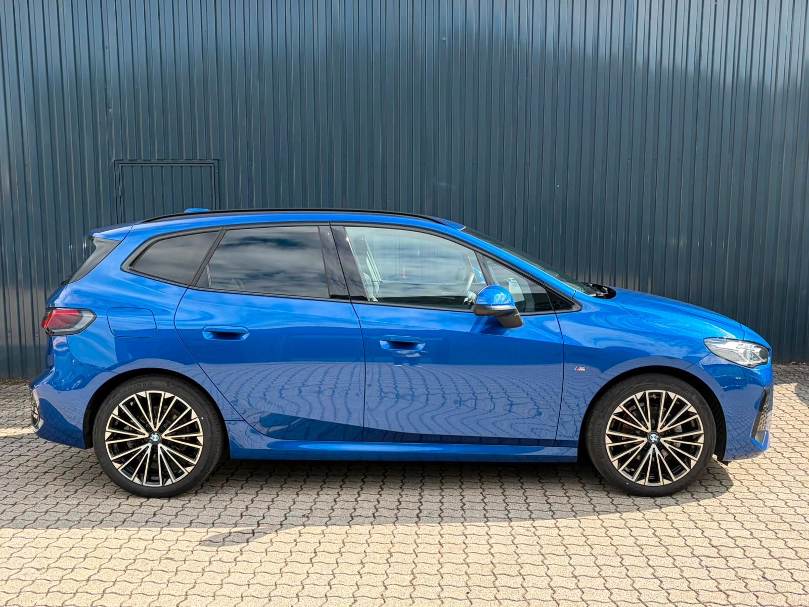 BMW 218i Active Tourer M SPORT /AHK/360°/HeadUp