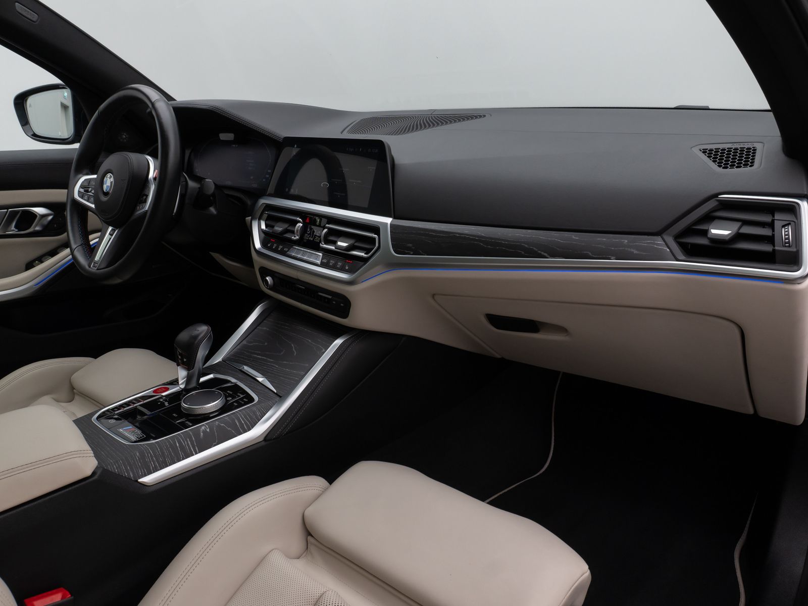 Fahrzeugabbildung BMW M3 Competition xD Glasdach Laser 360°HUD H/K DAB