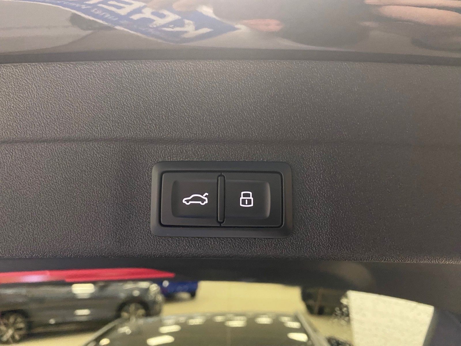 Fahrzeugabbildung Audi A5 B10 TDI S tronic Avant+S-Line+MATRIX+NAVI+19"