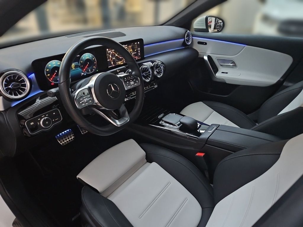 Fahrzeugabbildung Mercedes-Benz A 200 AMG Distronic+ AHK LED SHZ Sport Ambie.