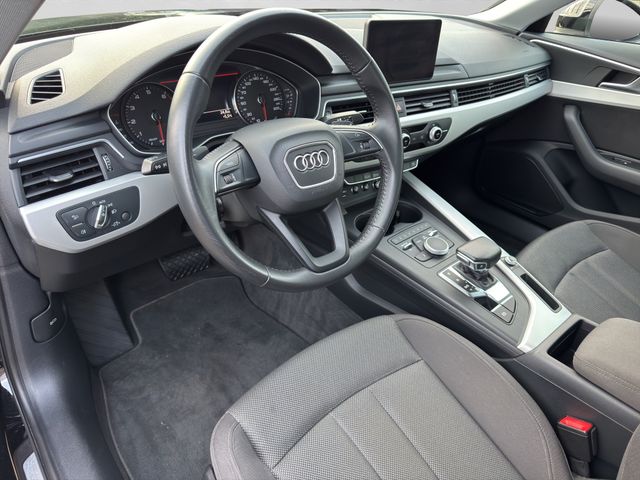 Fahrzeugabbildung Audi A4 2,0 TFSI S tronic+Xenon+Navi+CarPlay+AHK