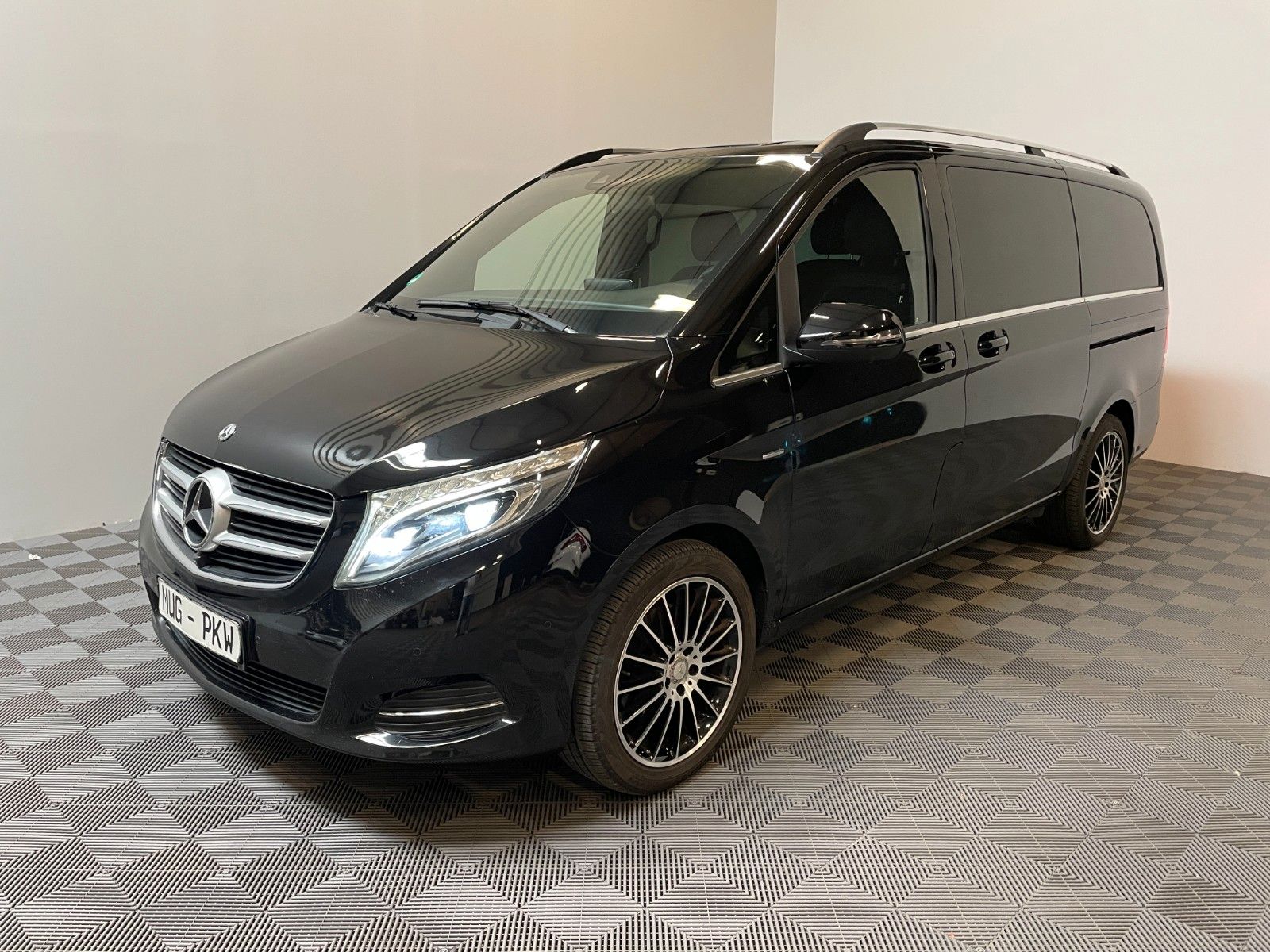 MERCEDES-BENZ V250 d lang Avantgarde *7Sitze-Leder-360°*